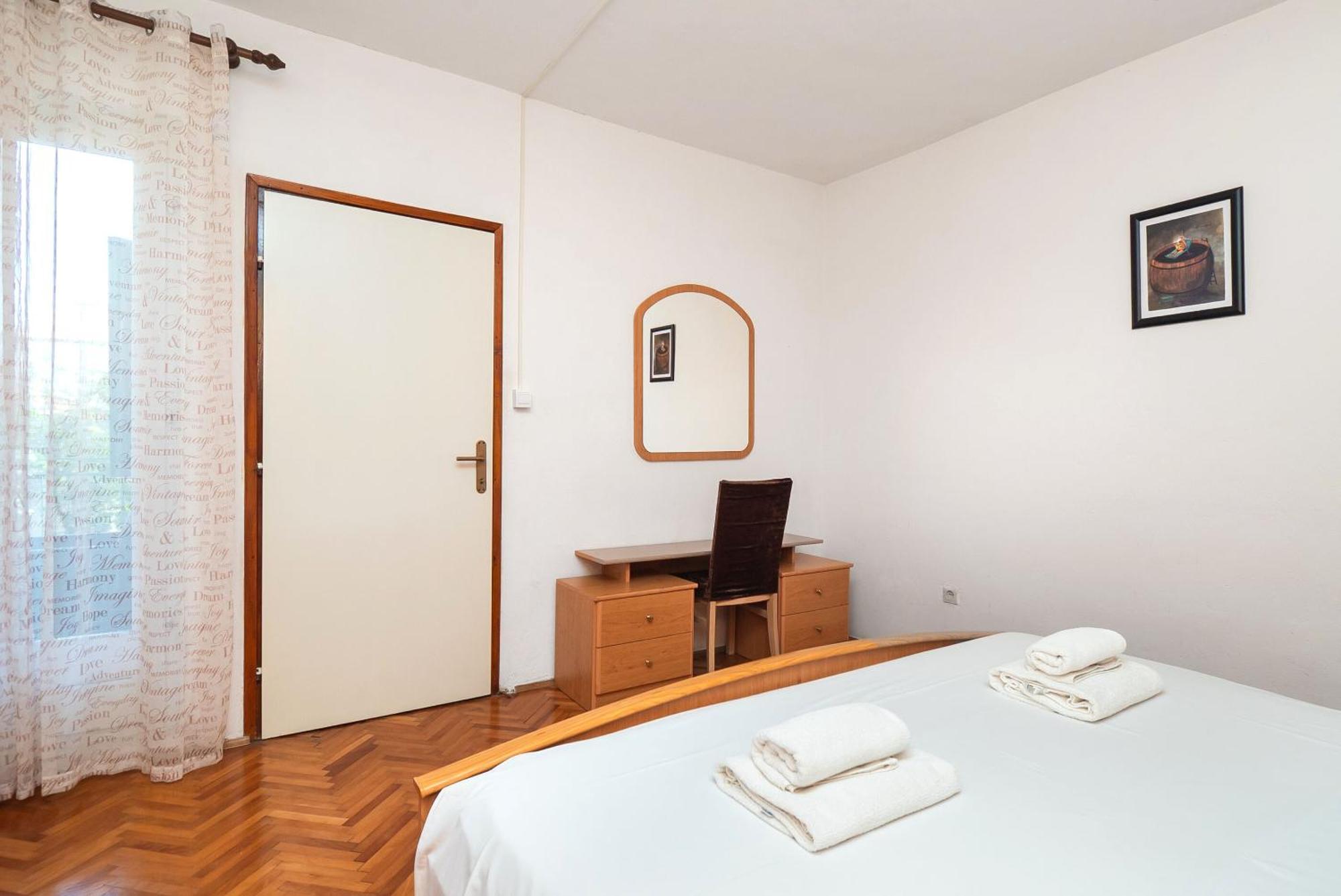 Apartments Polly Примоштен Екстер'єр фото
