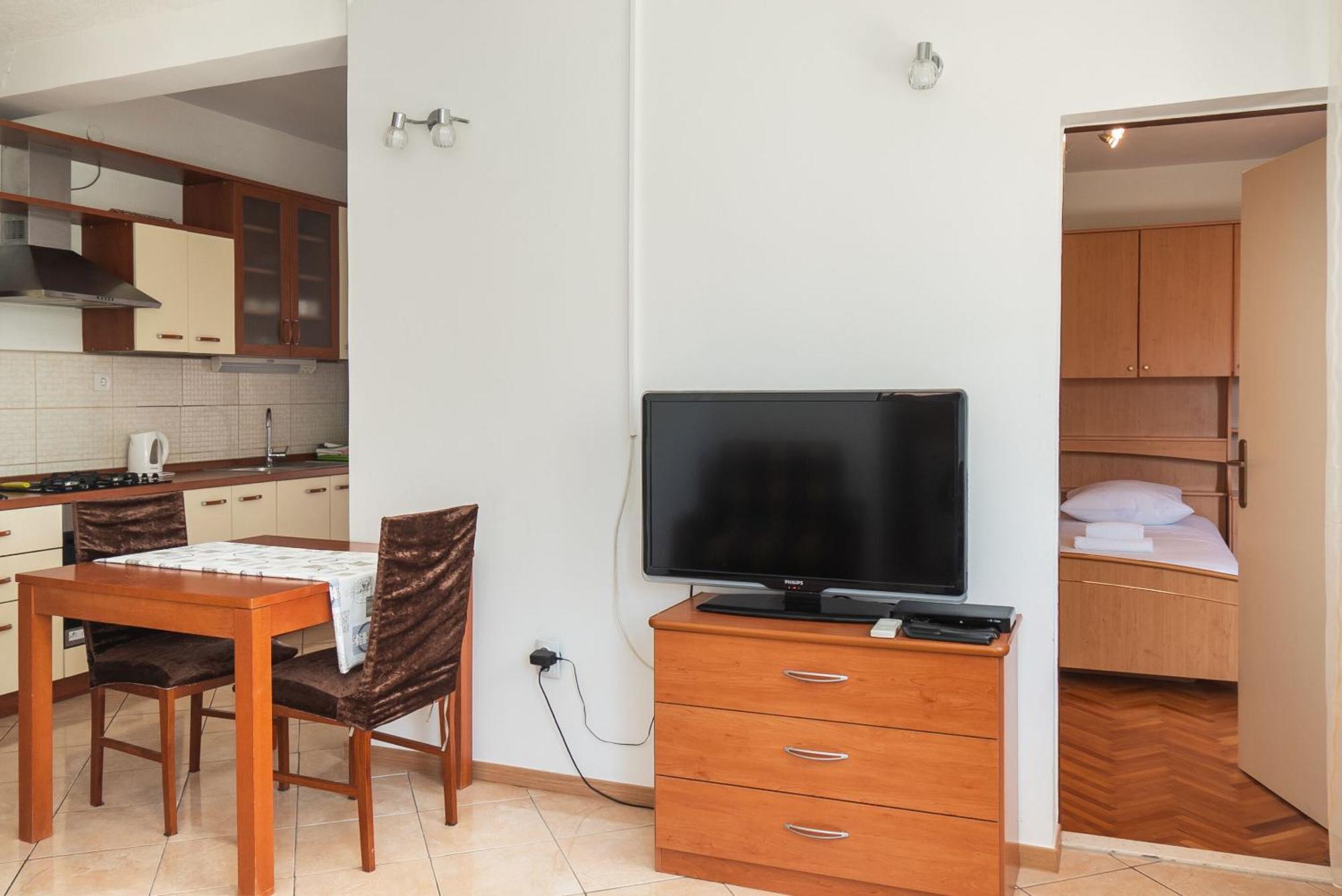 Apartments Polly Примоштен Екстер'єр фото