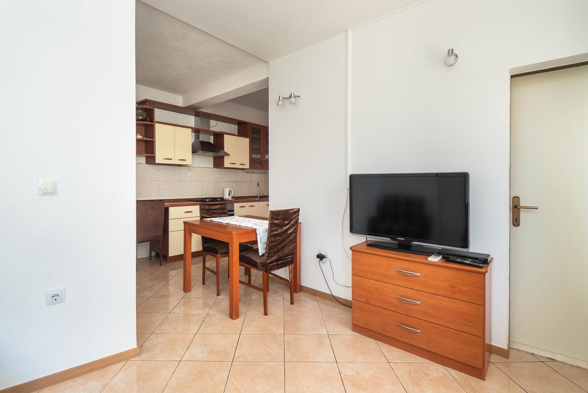 Apartments Polly Примоштен Екстер'єр фото