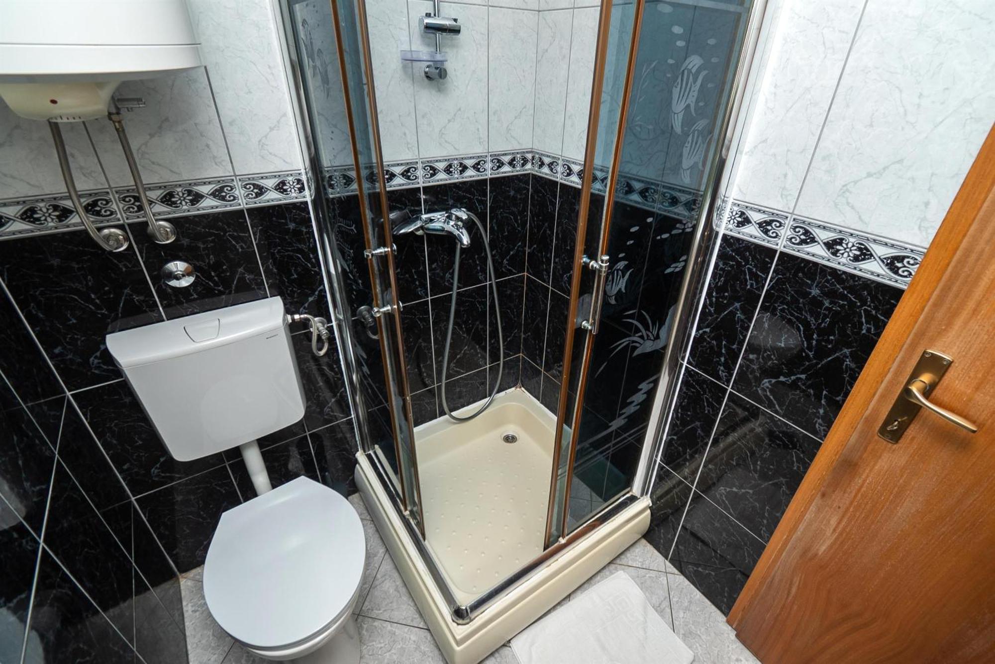 Apartments Polly Примоштен Екстер'єр фото