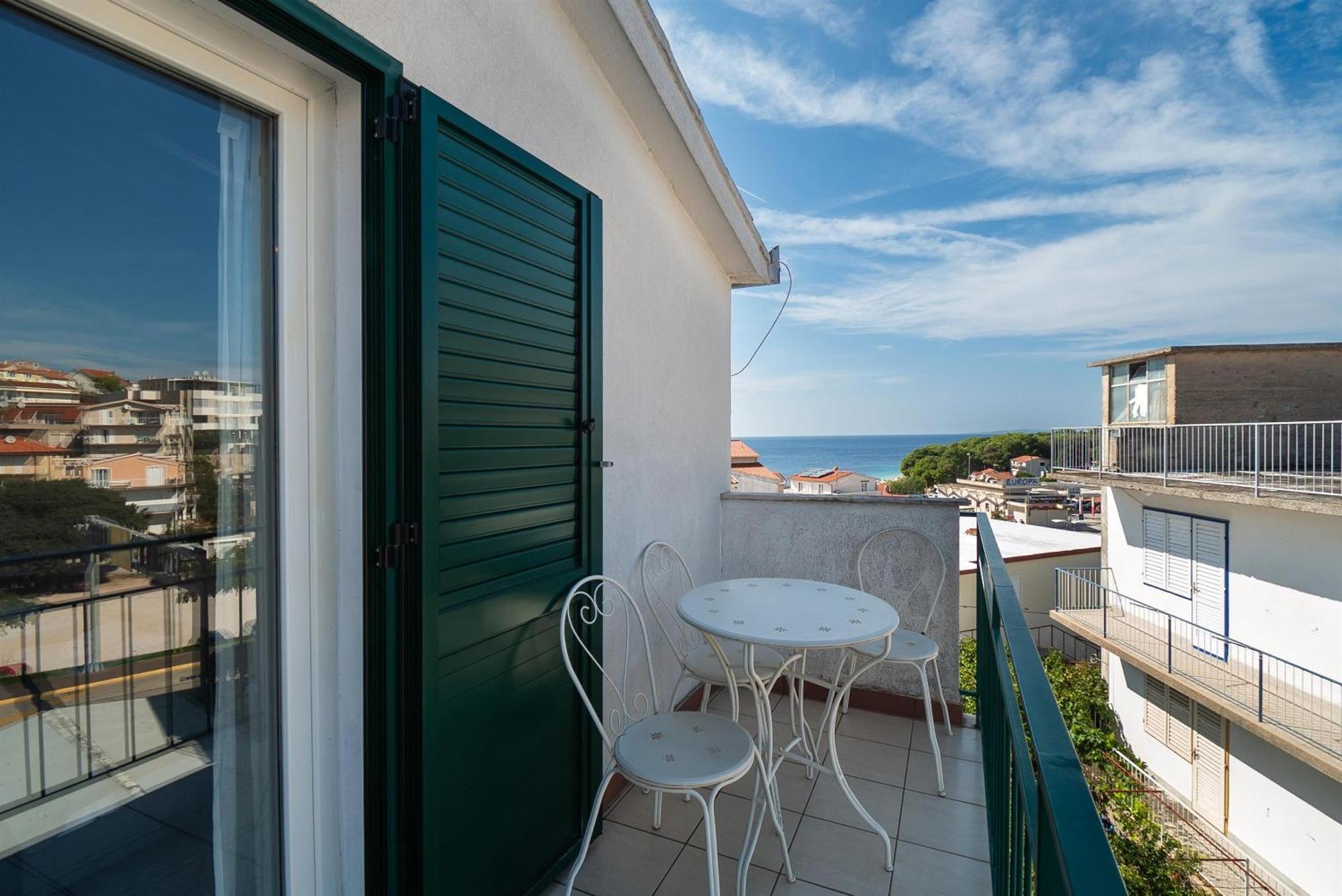 Apartments Polly Примоштен Екстер'єр фото