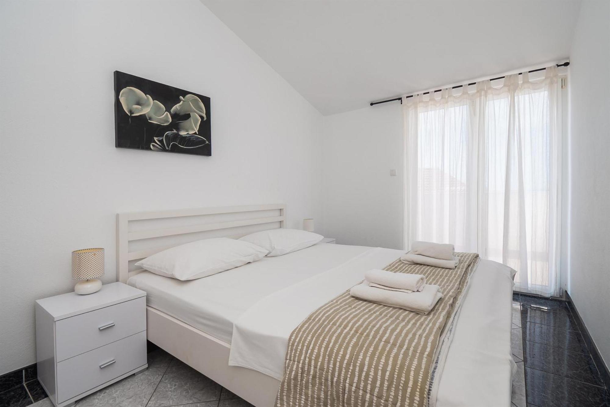 Apartments Polly Примоштен Екстер'єр фото